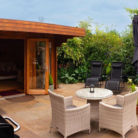 Moors Wood Relaxing ,Tranquil Retreat With Hot Tub Villa Chippenham  Kültér fotó
